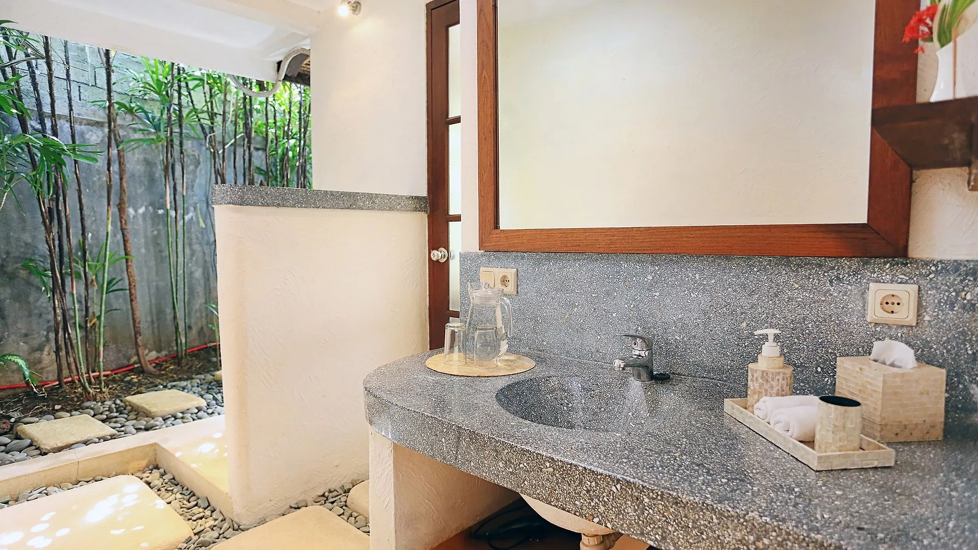 Bali Akasa Villa 塞米亚克